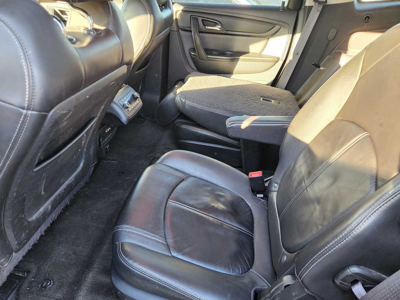 Thumbnail: 2015 Chevrolet Traverse - 9