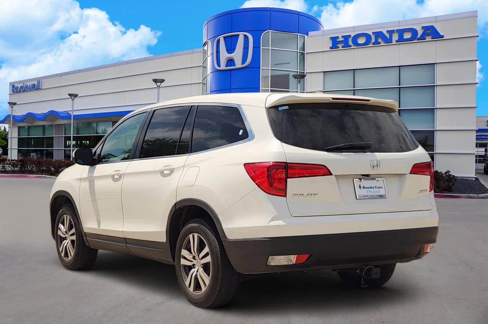 Thumbnail: 2016 Honda Pilot - 4