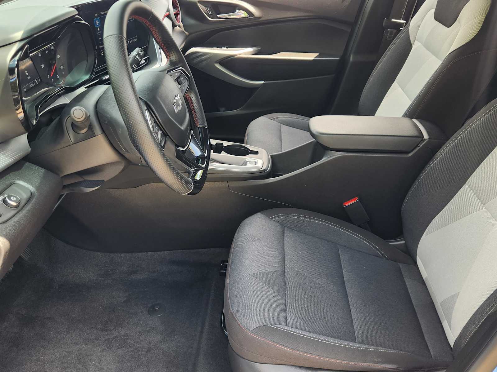 Thumbnail: 2024 Chevrolet Trax - 11