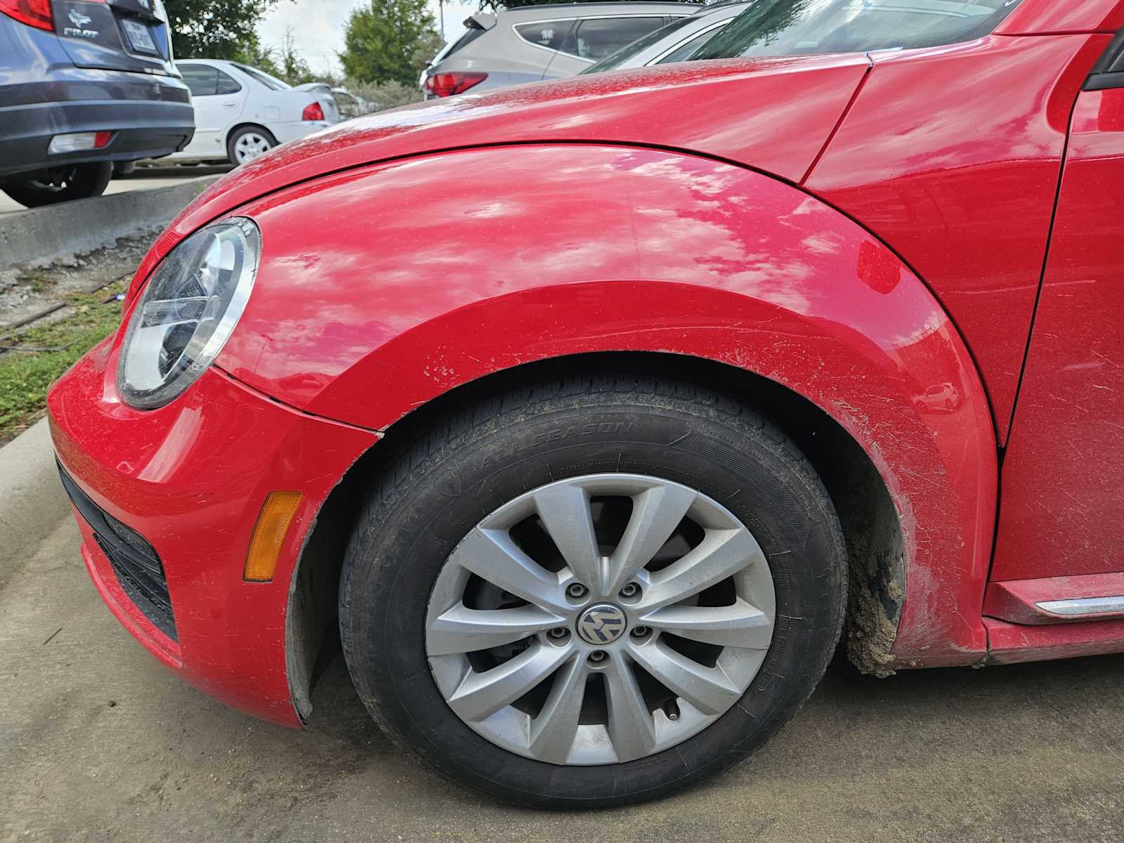 Thumbnail: 2019 Volkswagen Beetle - 10
