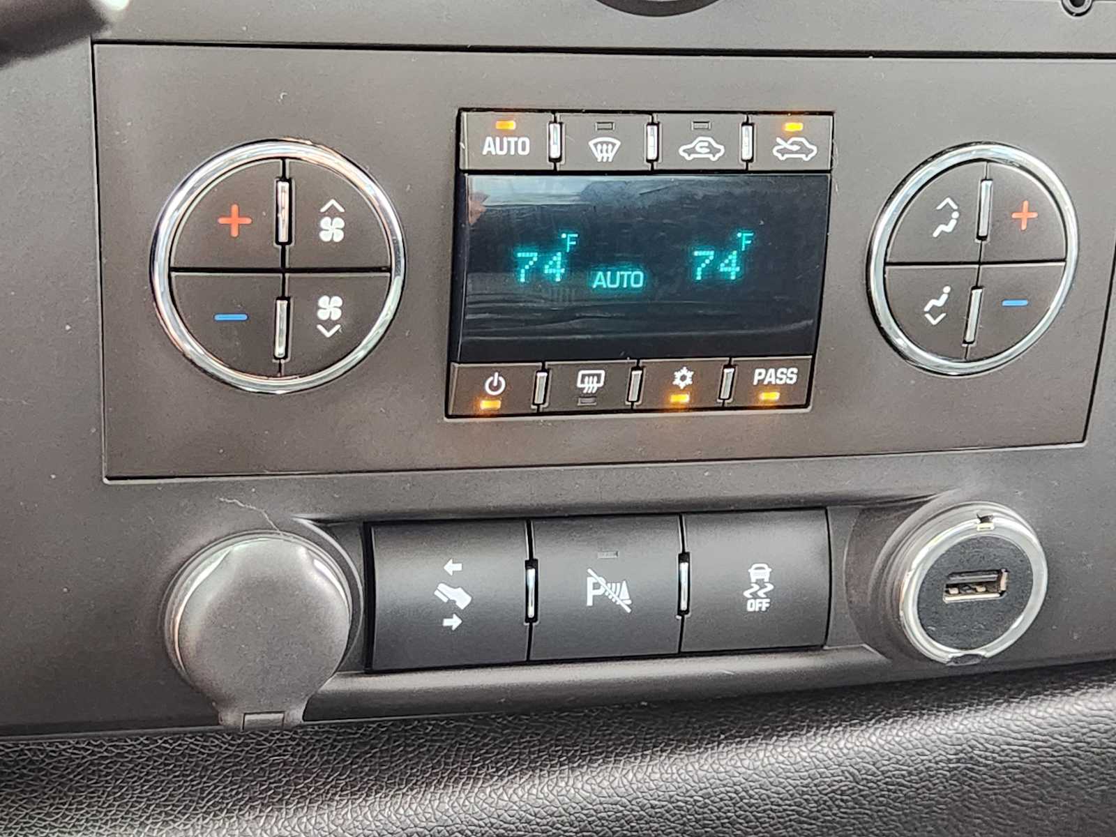 Thumbnail: 2012 Chevrolet Silverado 1500 - 28