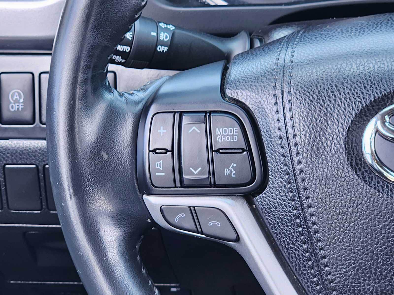 Thumbnail: 2017 Toyota Highlander - 33