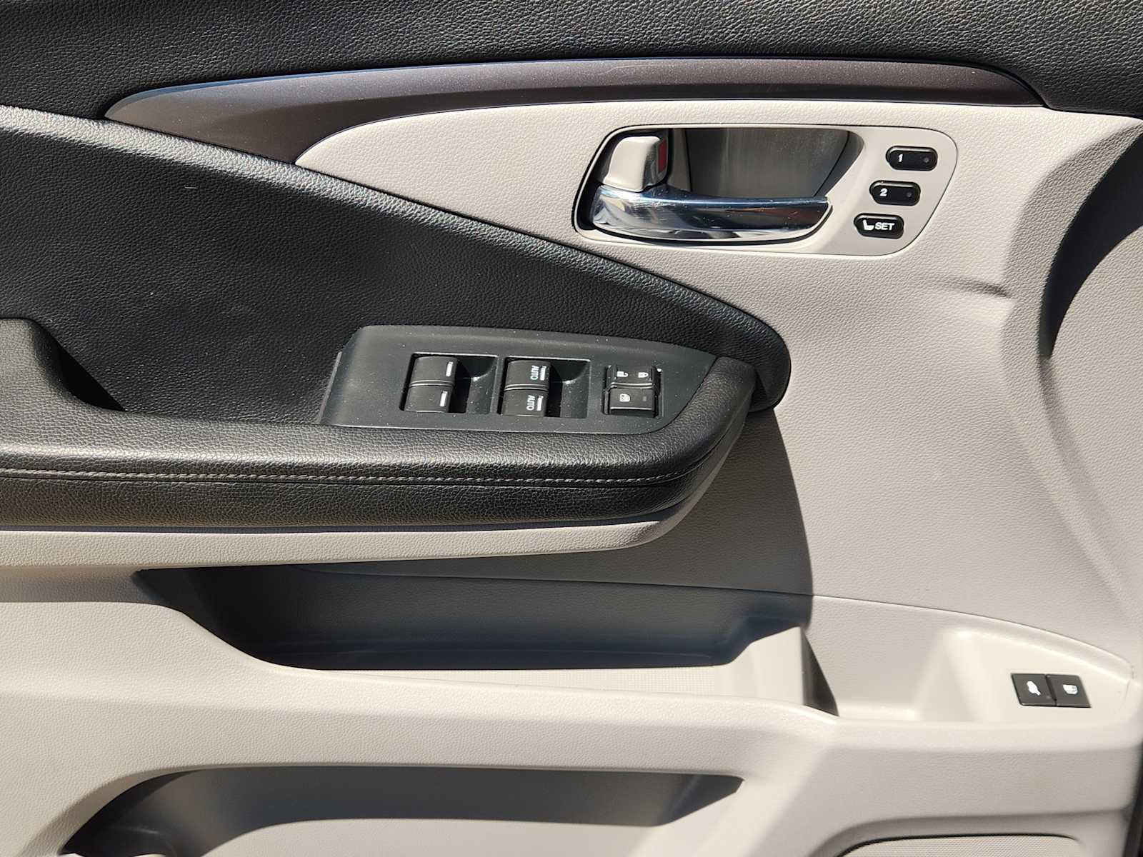 Thumbnail: 2022 Honda Pilot - 30