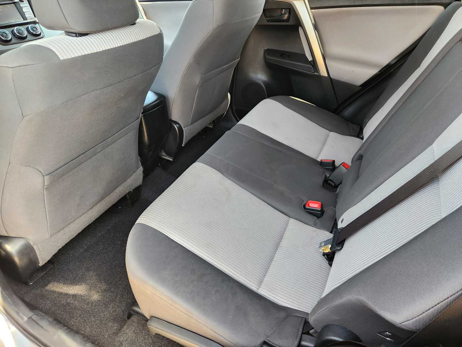 Thumbnail: 2015 Toyota RAV4 - 12