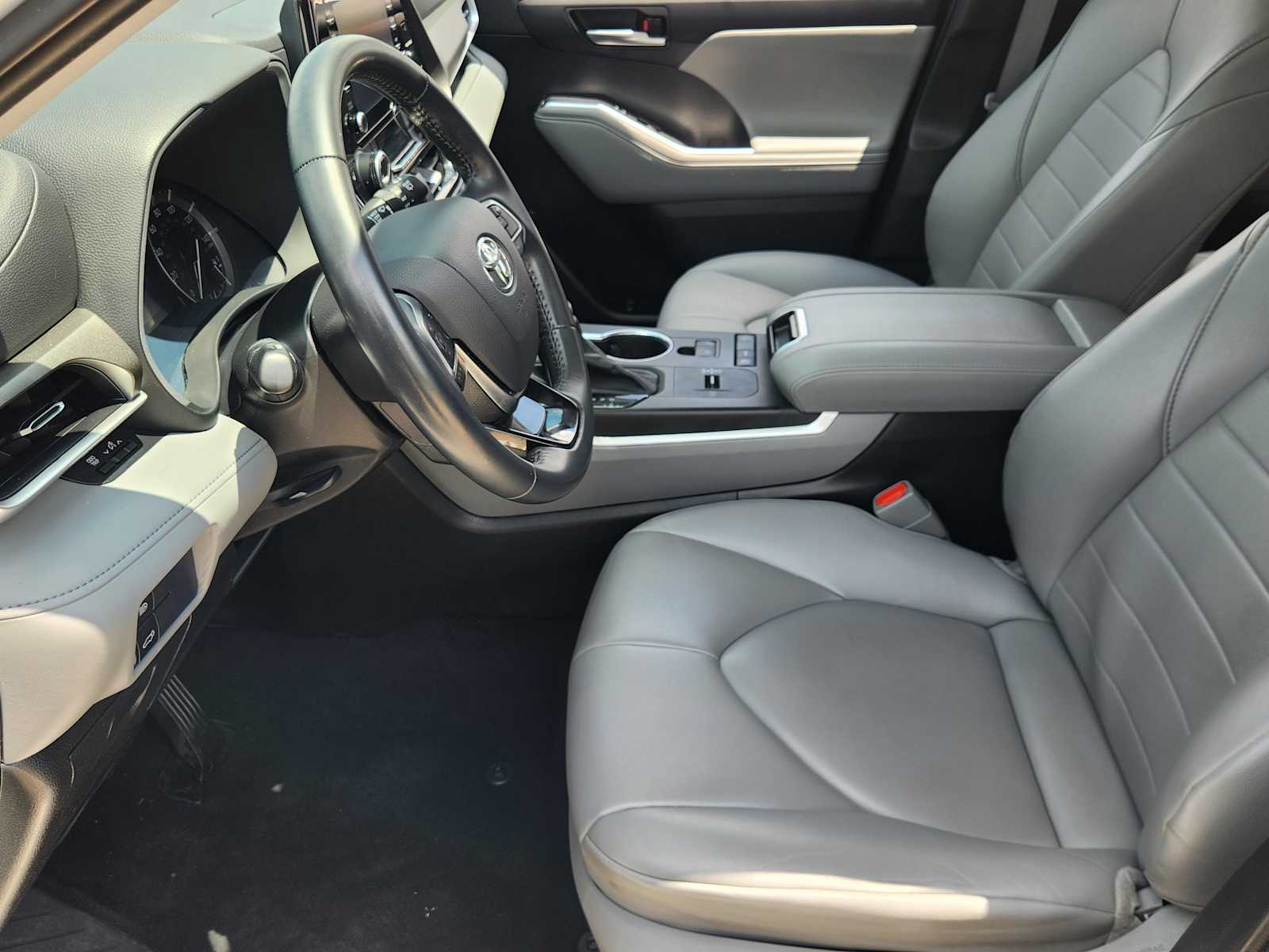 Thumbnail: 2021 Toyota Highlander - 10