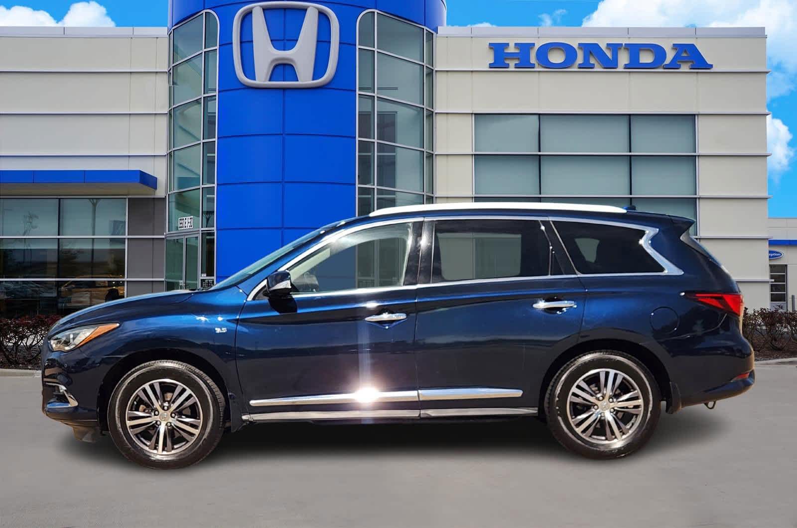 Thumbnail: 2017 INFINITI QX60 - 3