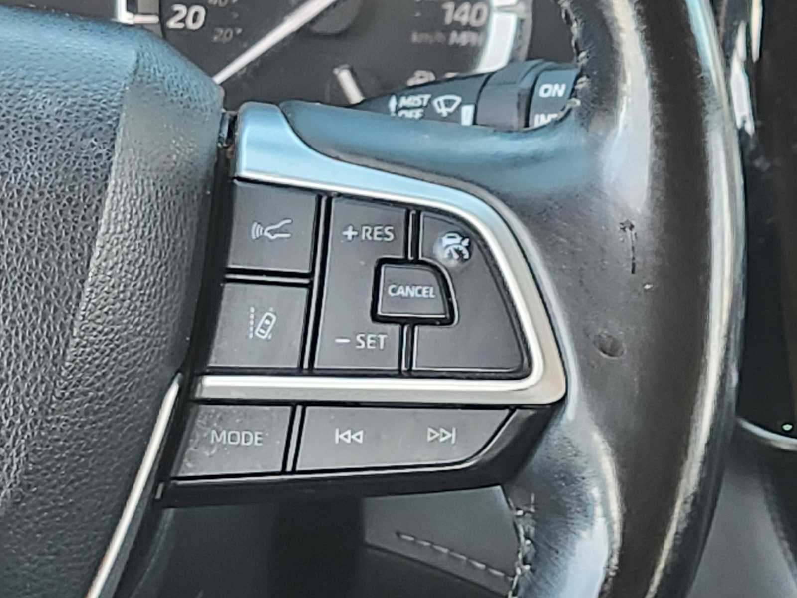 Thumbnail: 2022 Toyota Highlander - 34