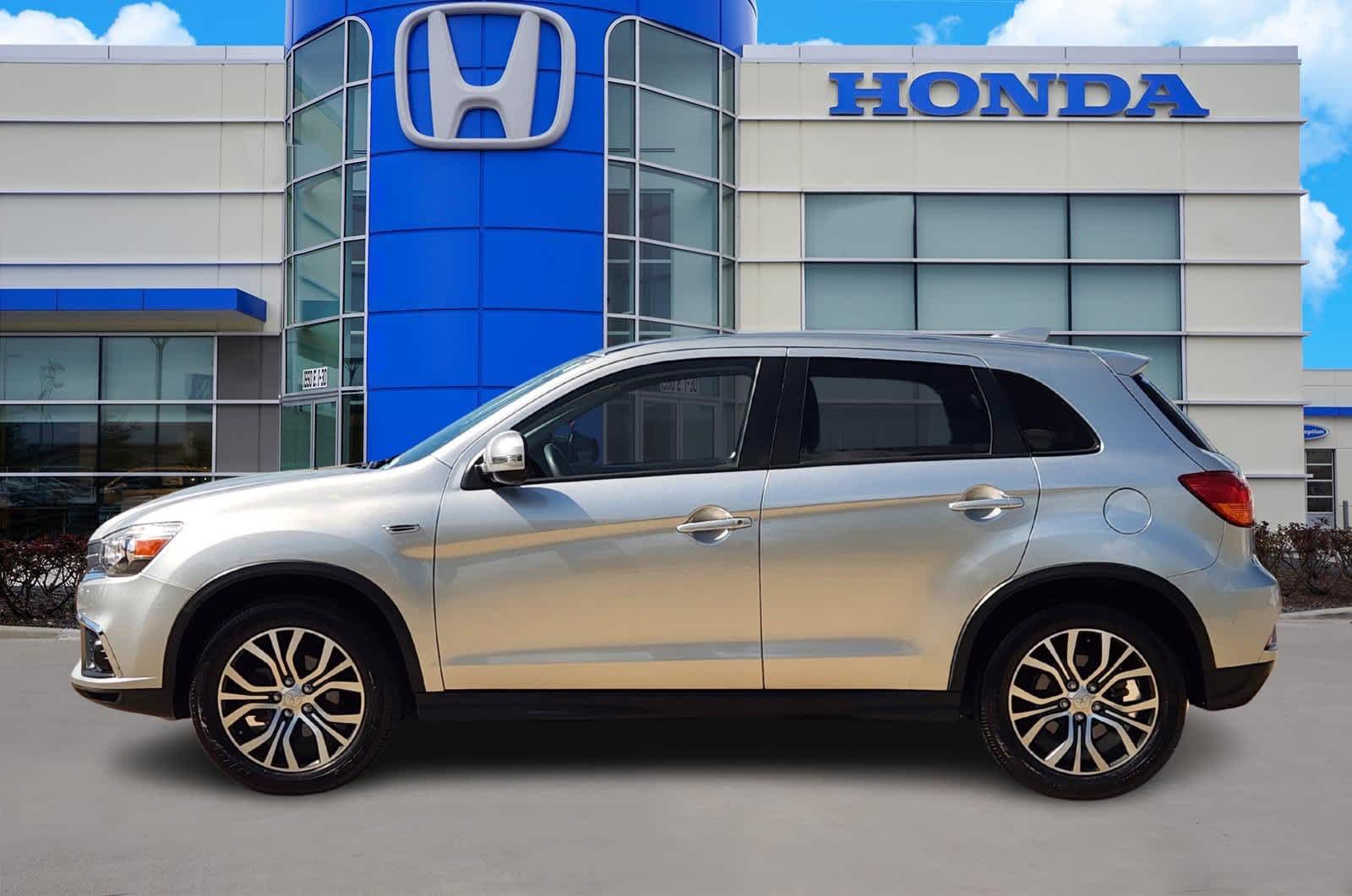 Thumbnail: 2018 Mitsubishi Outlander Sport - 3
