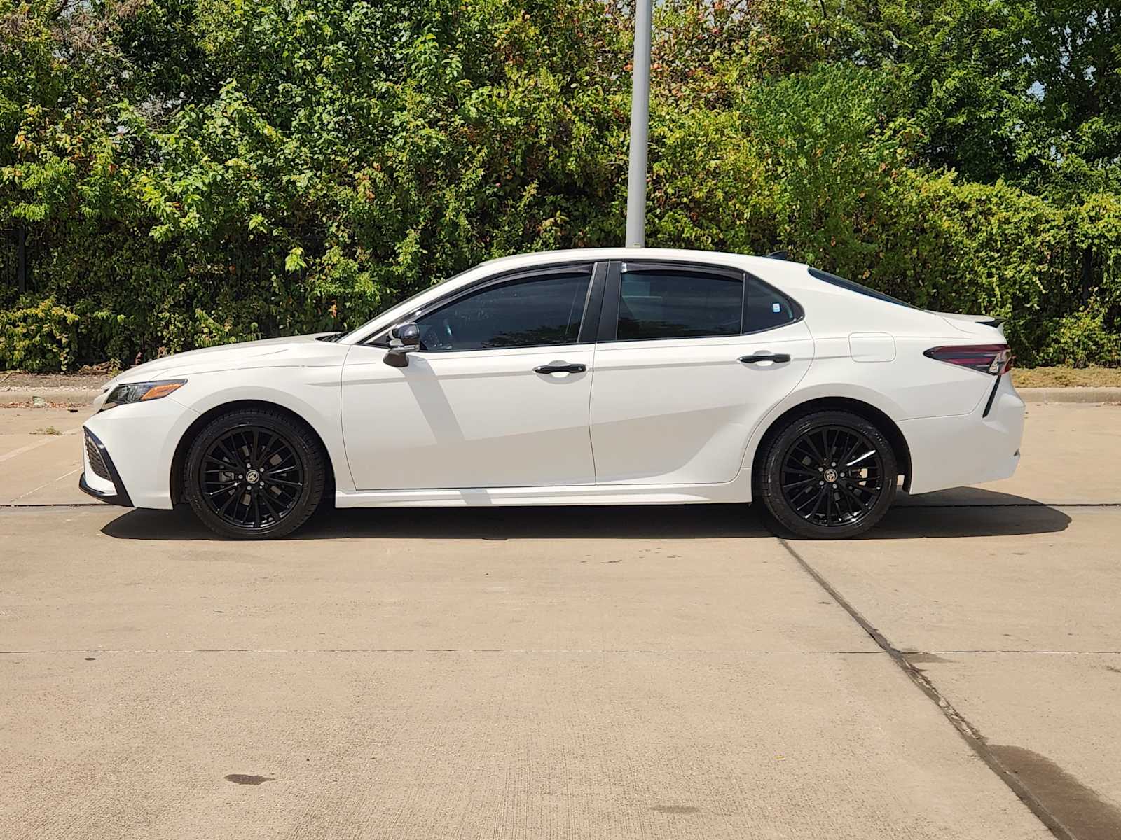 Thumbnail: 2022 Toyota Camry - 3