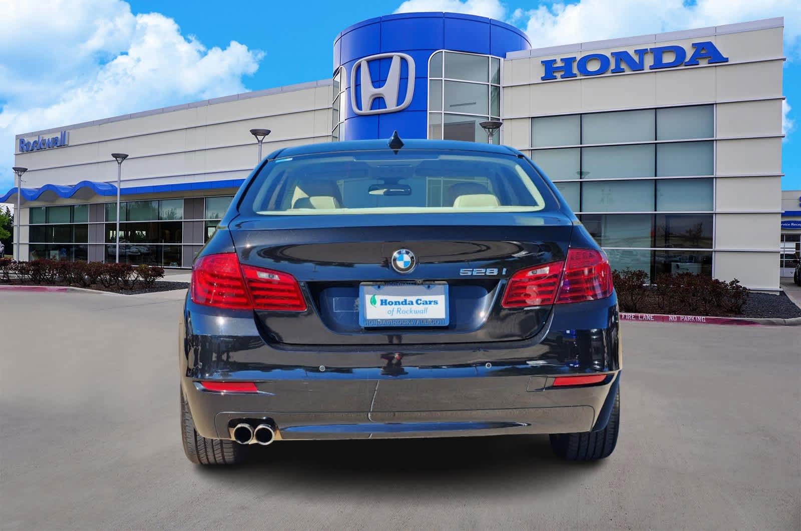 Thumbnail: 2015 BMW 5 Series - 5