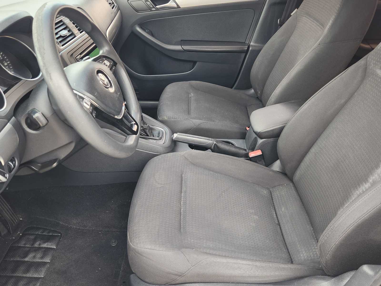 Thumbnail: 2015 Volkswagen Jetta - 11