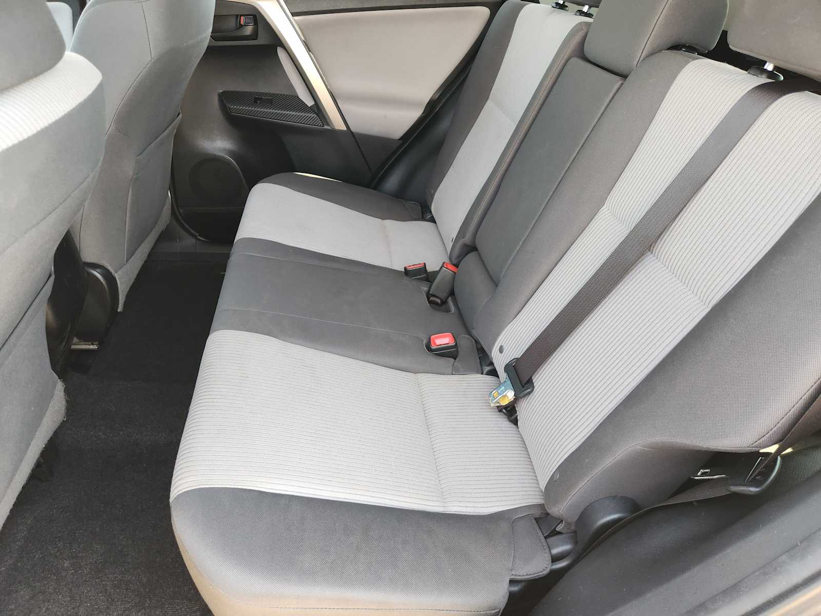 Thumbnail: 2015 Toyota RAV4 - 13