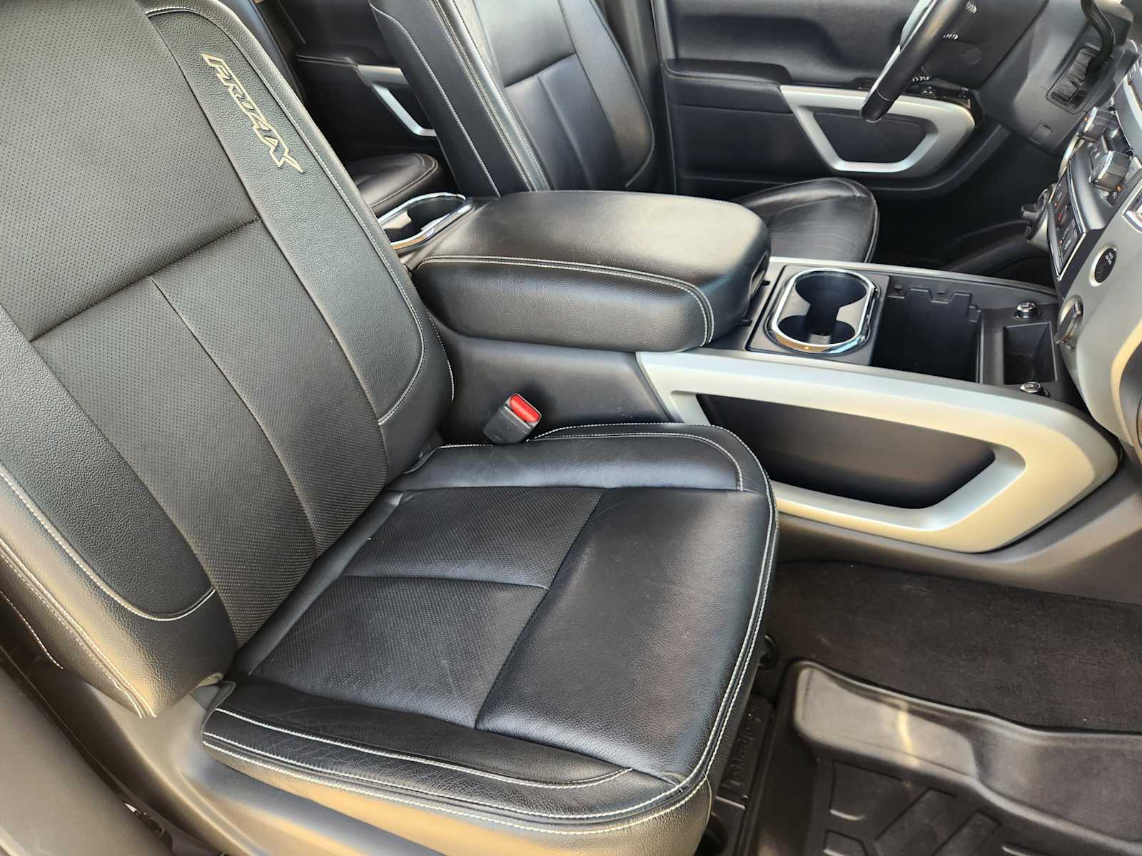 Thumbnail: 2018 Nissan Titan - 14