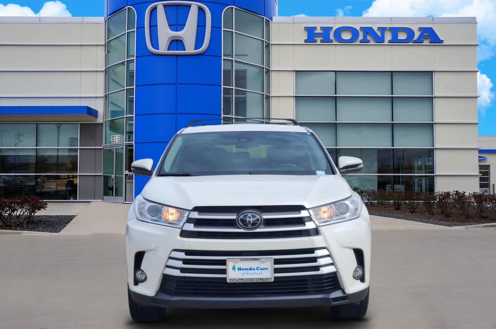 Thumbnail: 2017 Toyota Highlander - 6