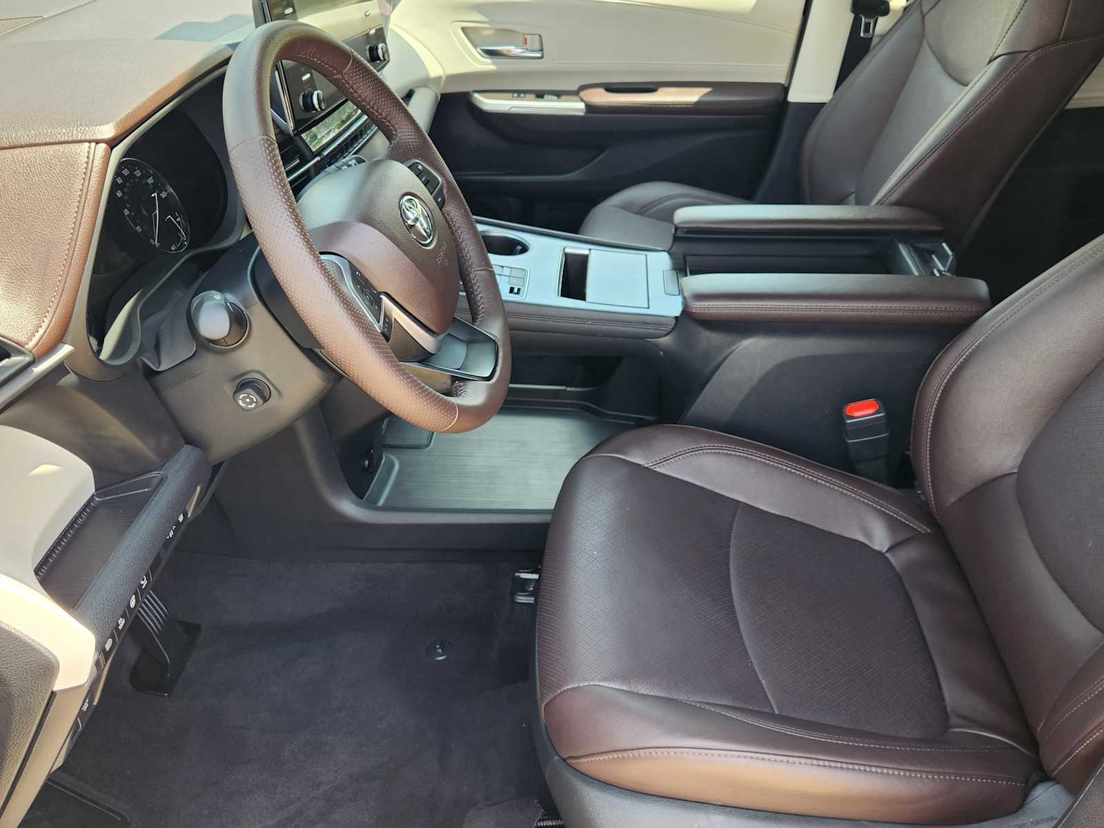 Thumbnail: 2024 Toyota Sienna - 11