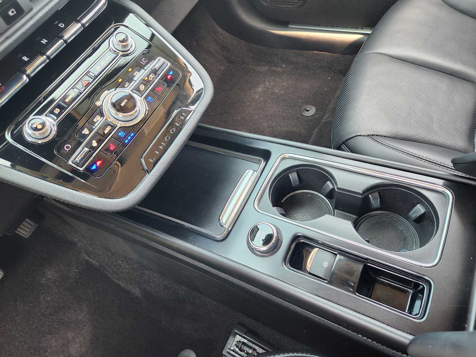 Thumbnail: 2020 Lincoln Corsair - 17