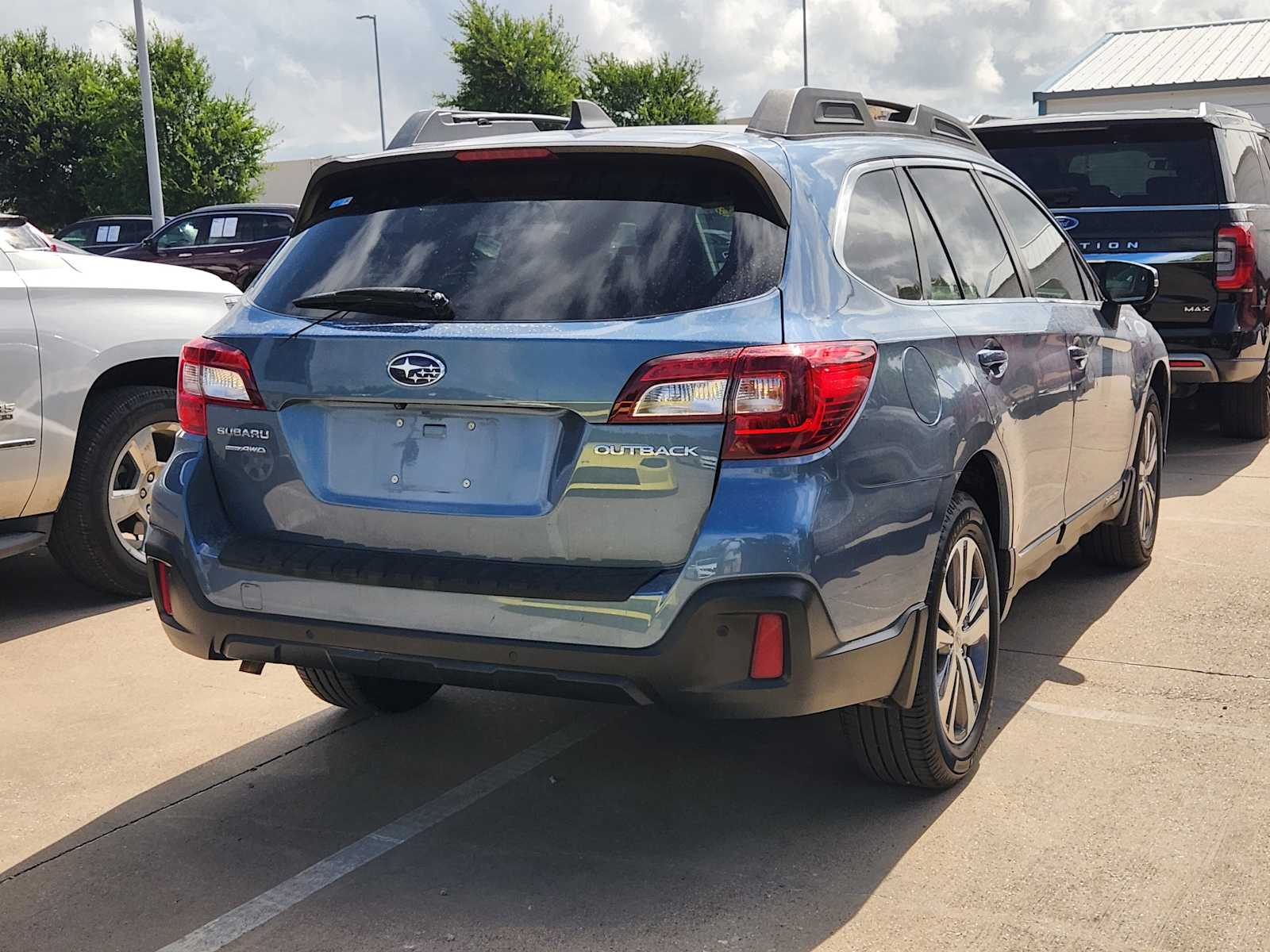 Thumbnail: 2018 Subaru Outback - 4