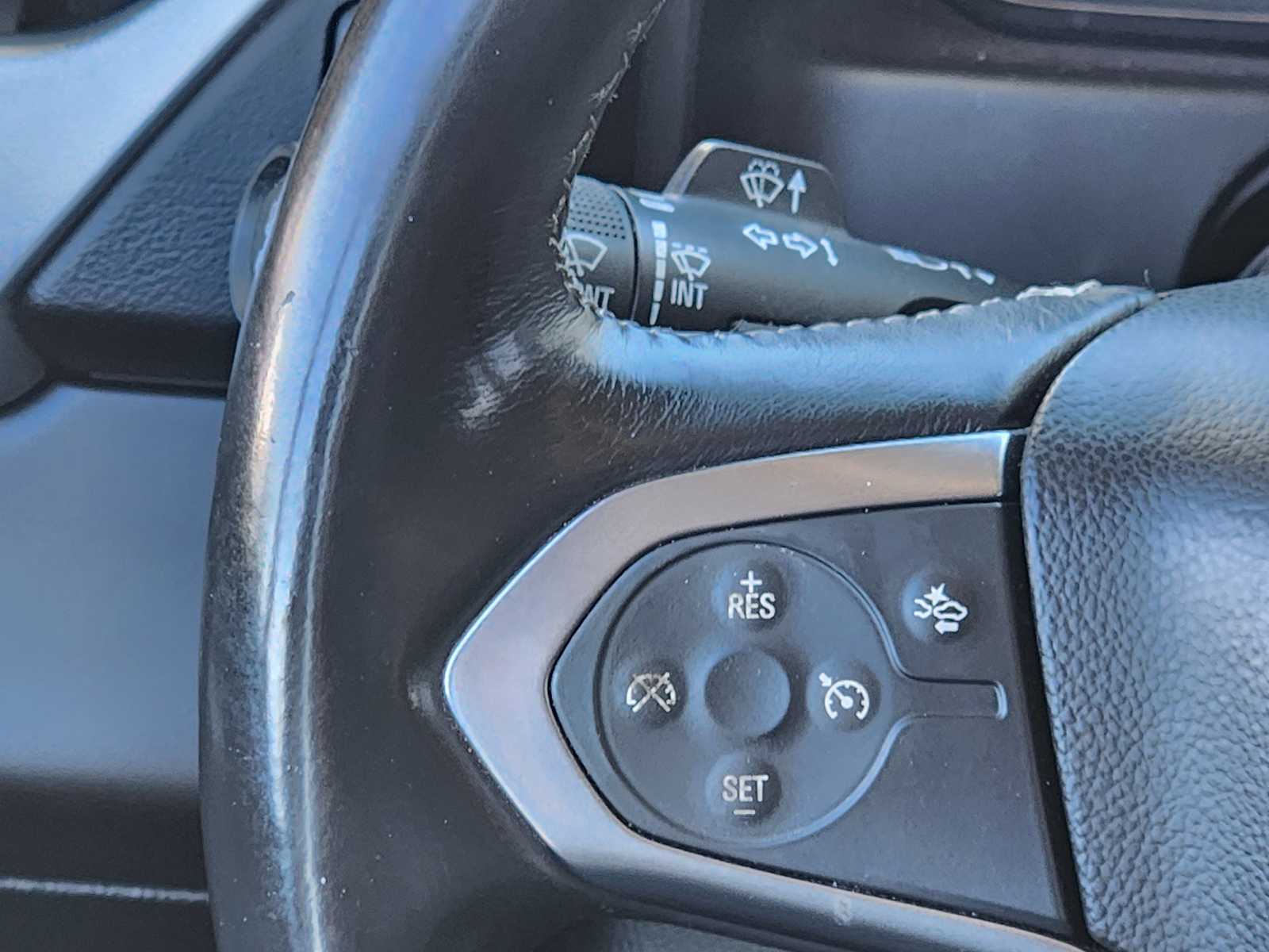 Thumbnail: 2015 Chevrolet Tahoe - 31