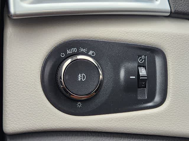 Thumbnail: 2016 Cadillac SRX - 25