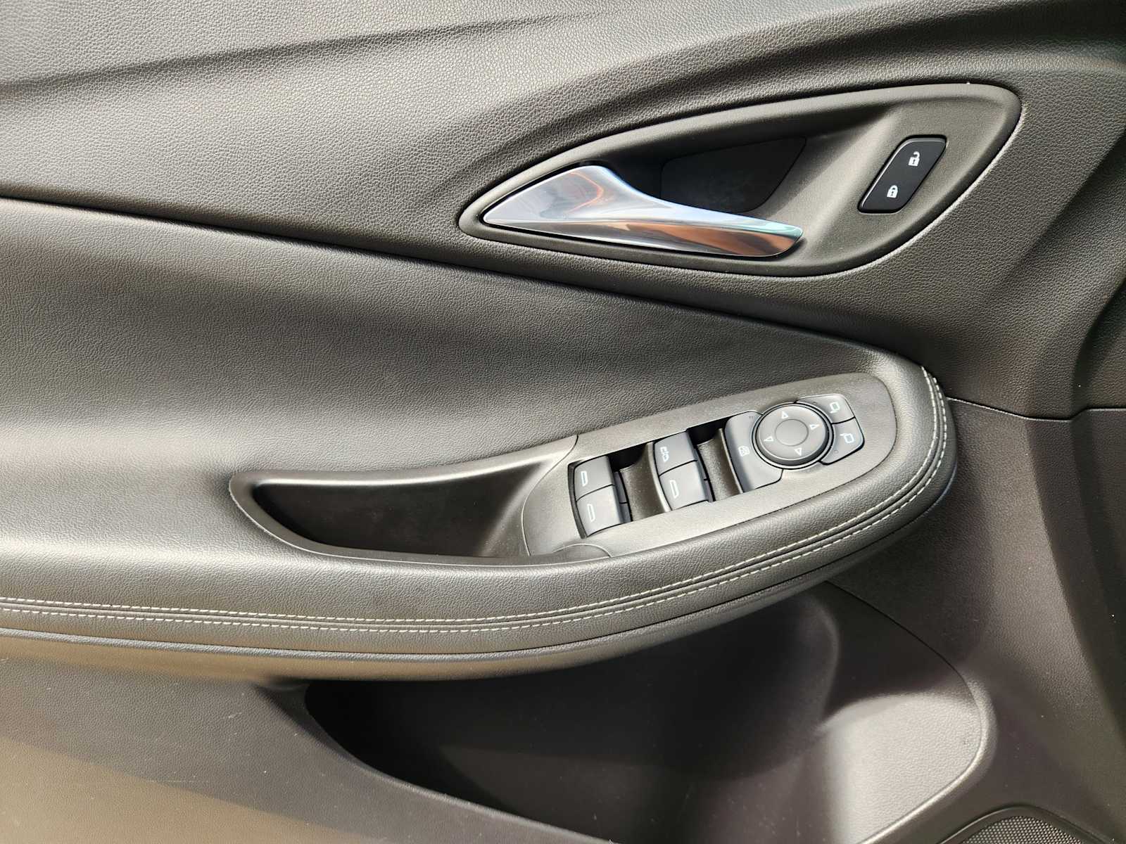 Thumbnail: 2023 Buick Encore GX - 30