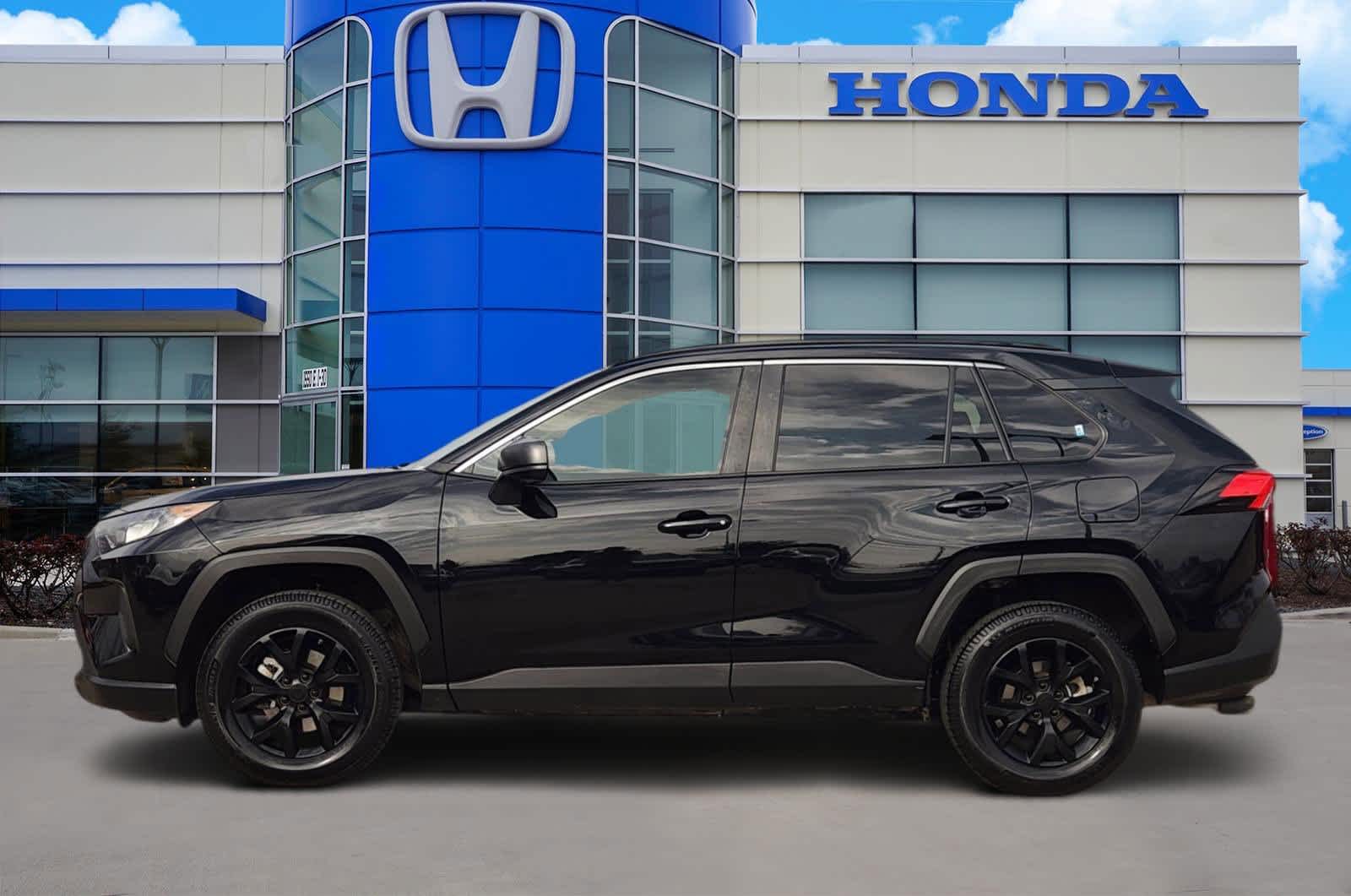 Thumbnail: 2021 Toyota RAV4 - 3