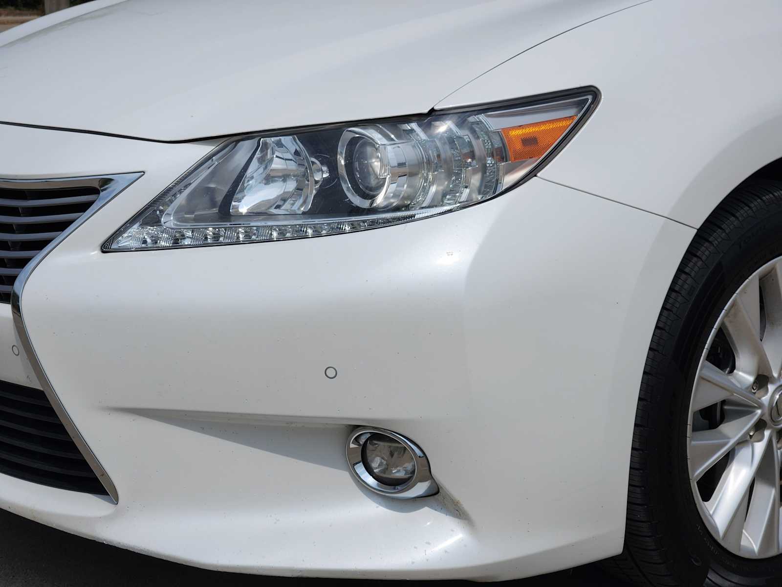 Thumbnail: 2015 Lexus ES - 23