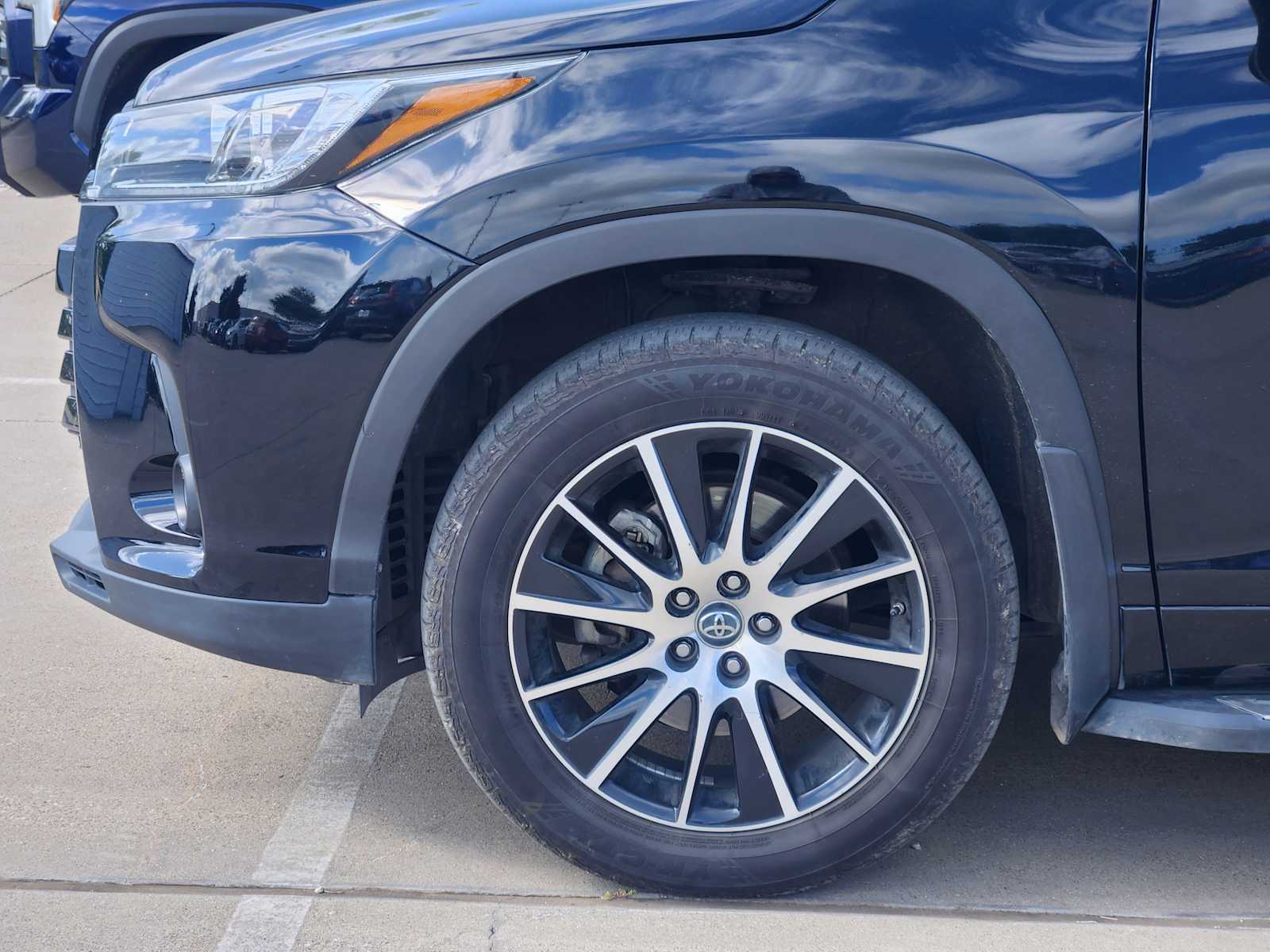 Thumbnail: 2018 Toyota Highlander - 11