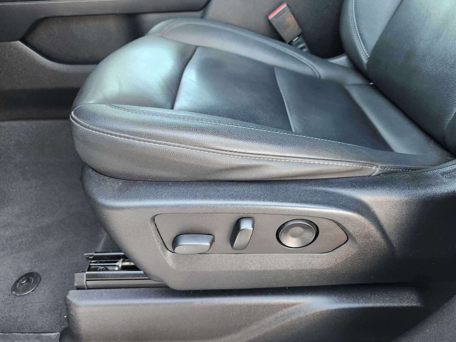 Thumbnail: 2022 Chevrolet Tahoe - 30