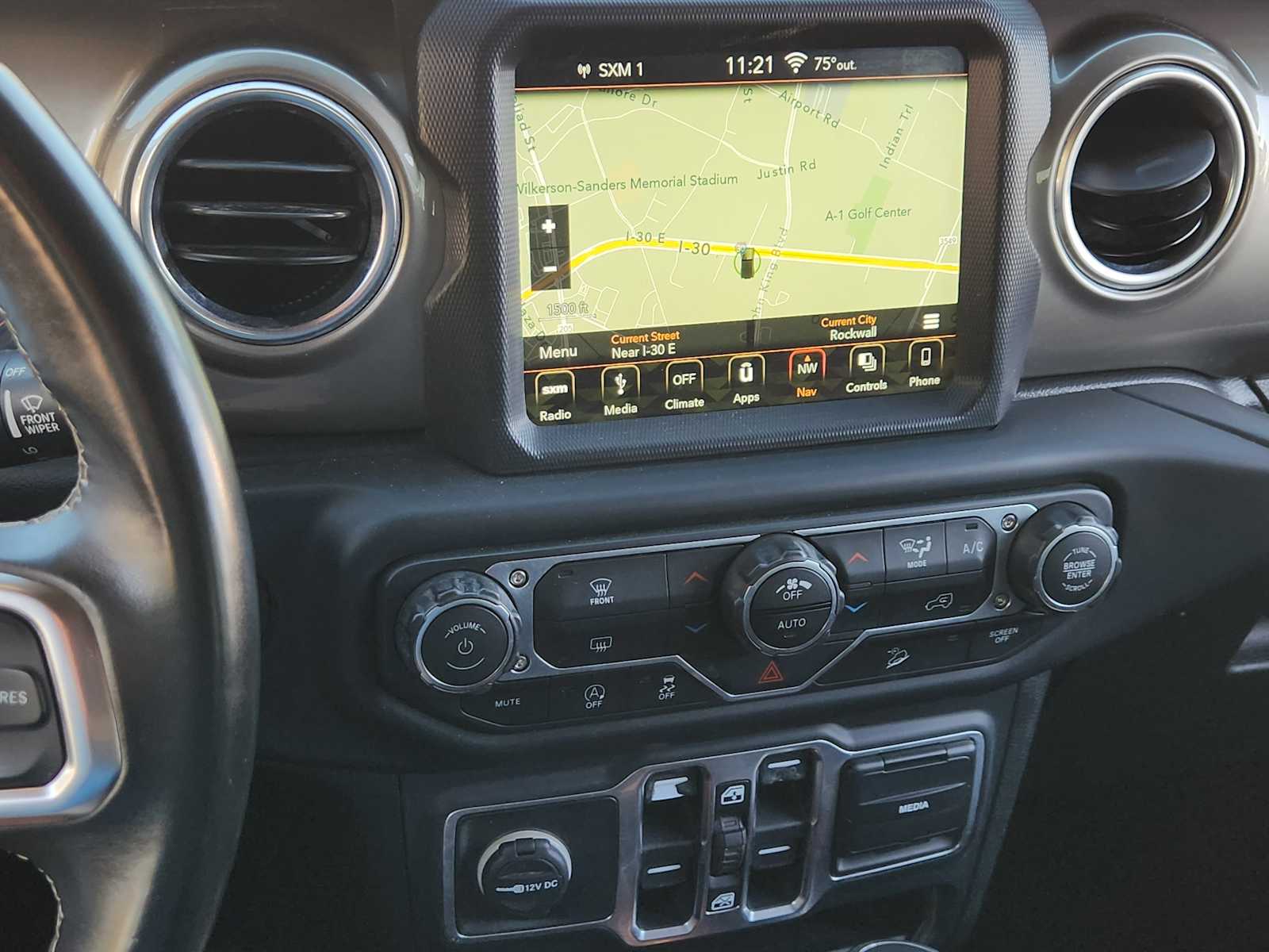 Thumbnail: 2018 Jeep Wrangler - 16