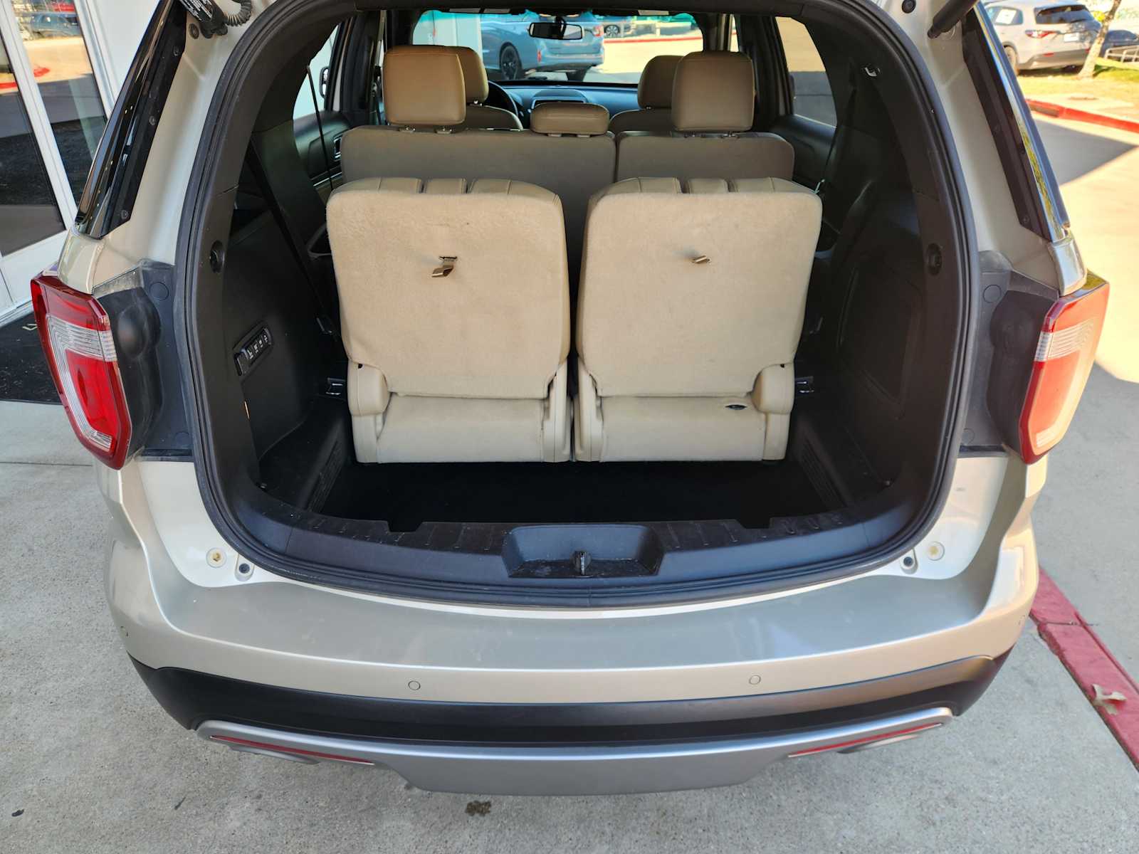 Thumbnail: 2017 Ford Explorer - 20