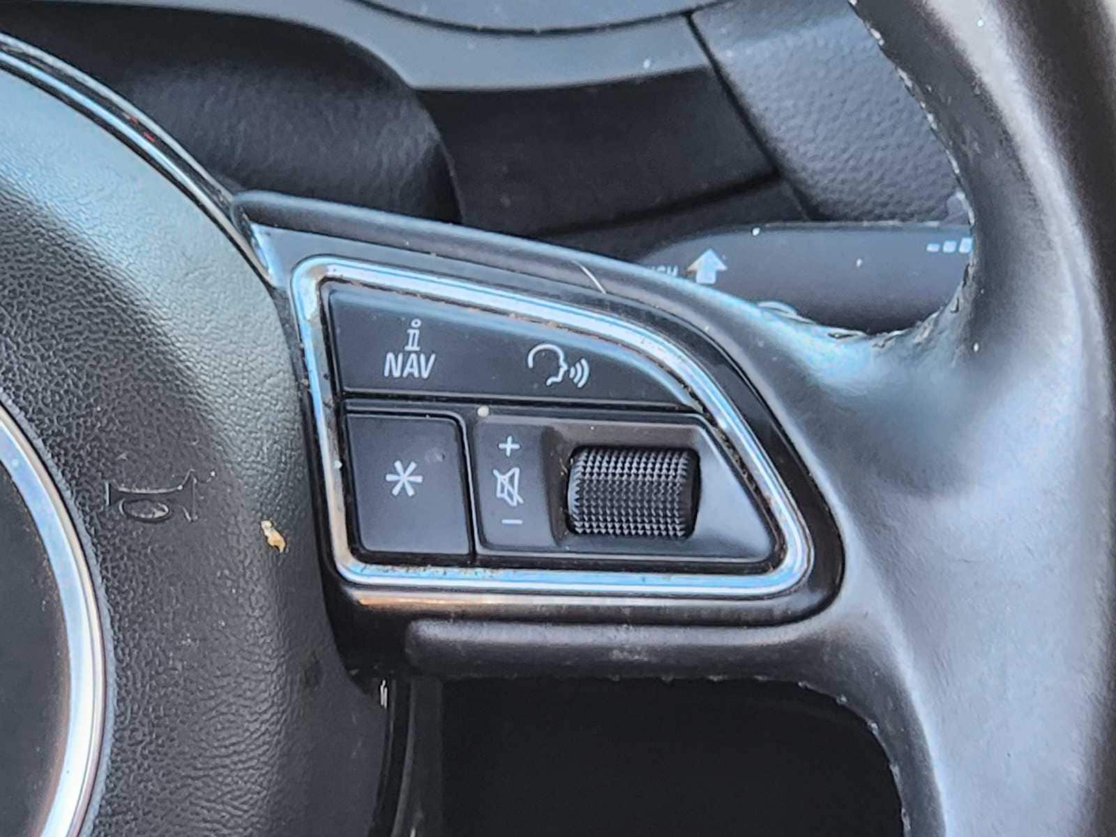 Thumbnail: 2015 Audi Q3 - 32