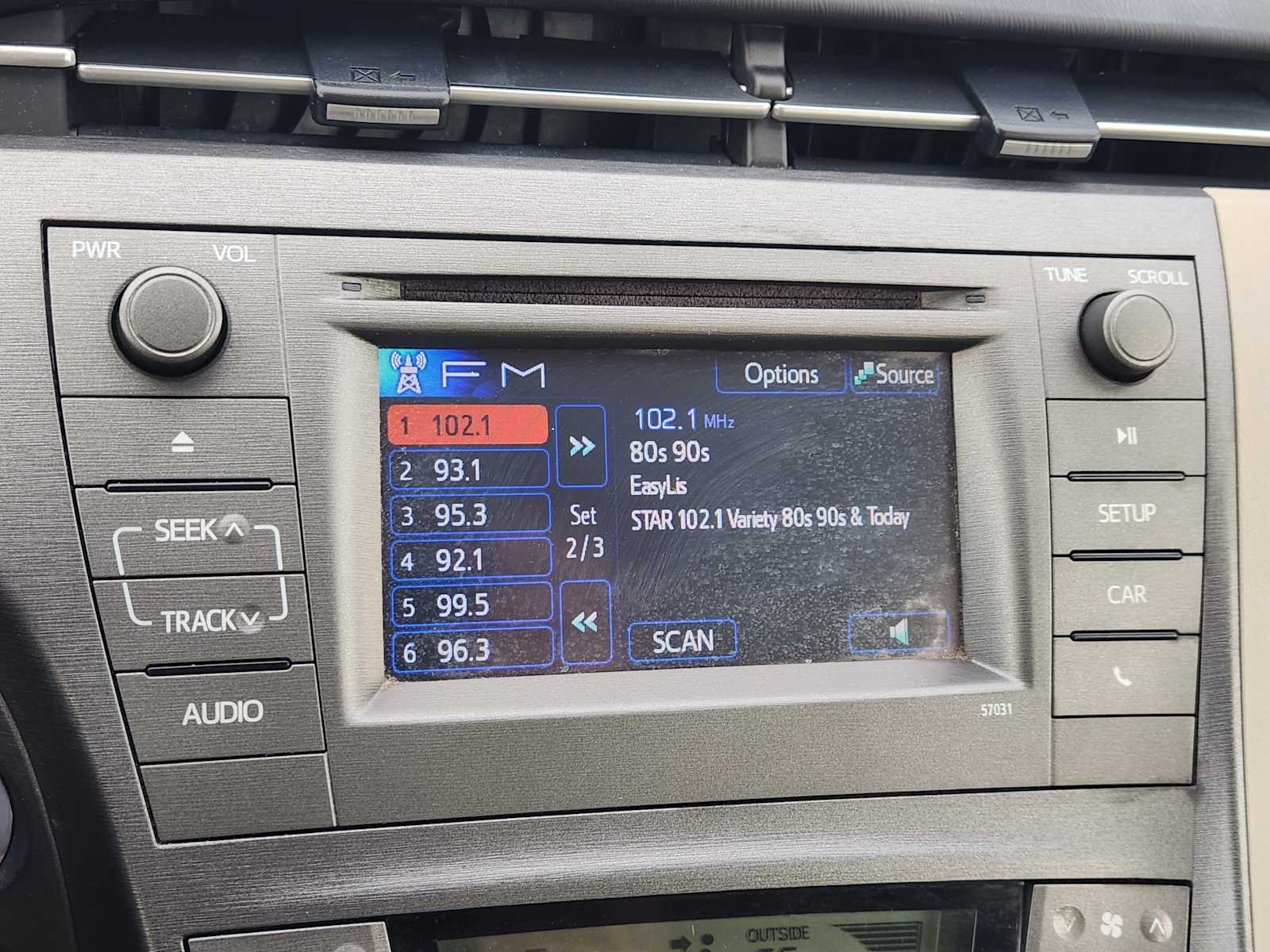 Thumbnail: 2013 Toyota Prius - 25