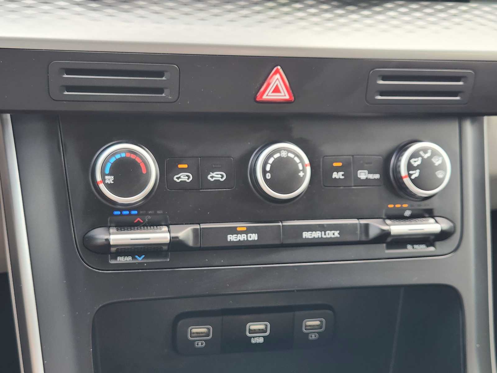 Thumbnail: 2024 Kia Carnival - 27