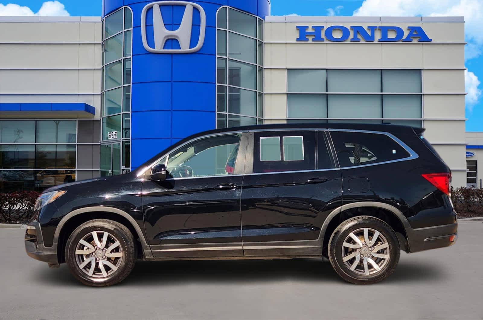 Thumbnail: 2019 Honda Pilot - 3