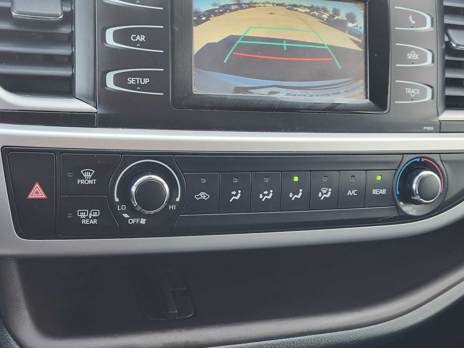 Thumbnail: 2019 Toyota Highlander - 25