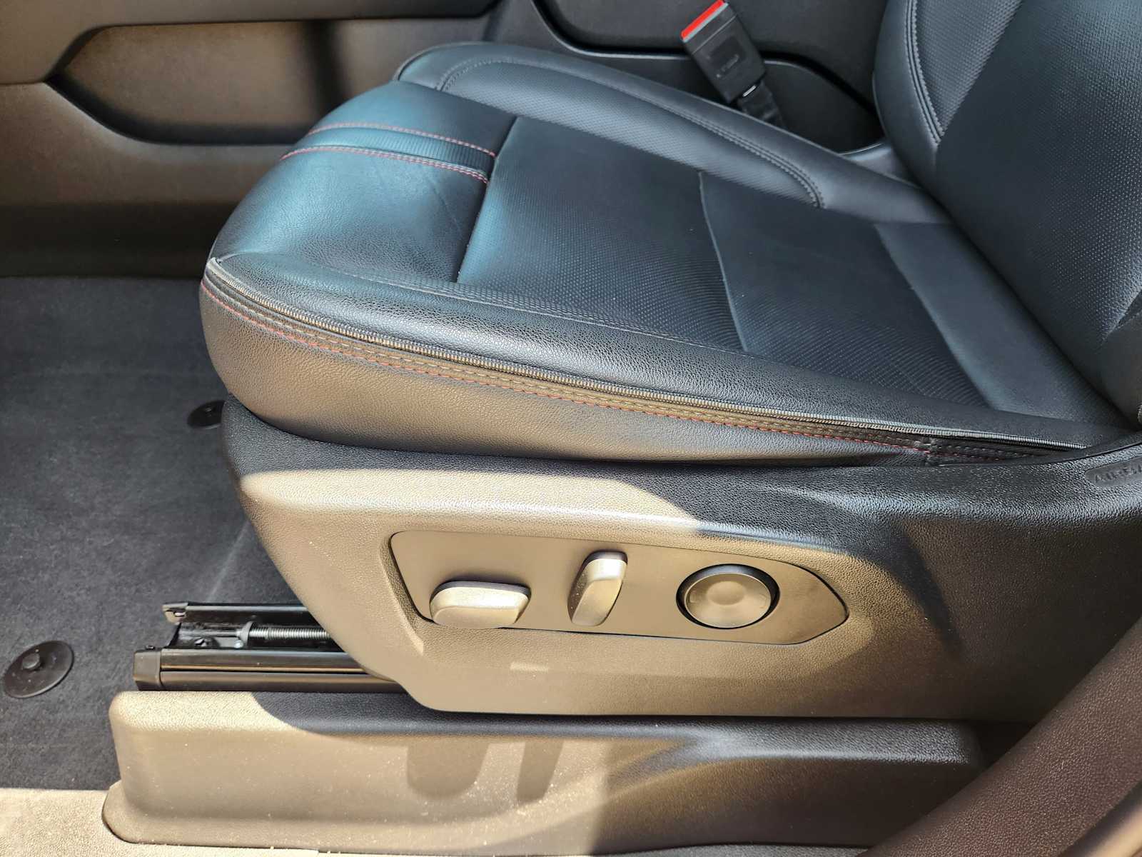 Thumbnail: 2023 Chevrolet Tahoe - 32