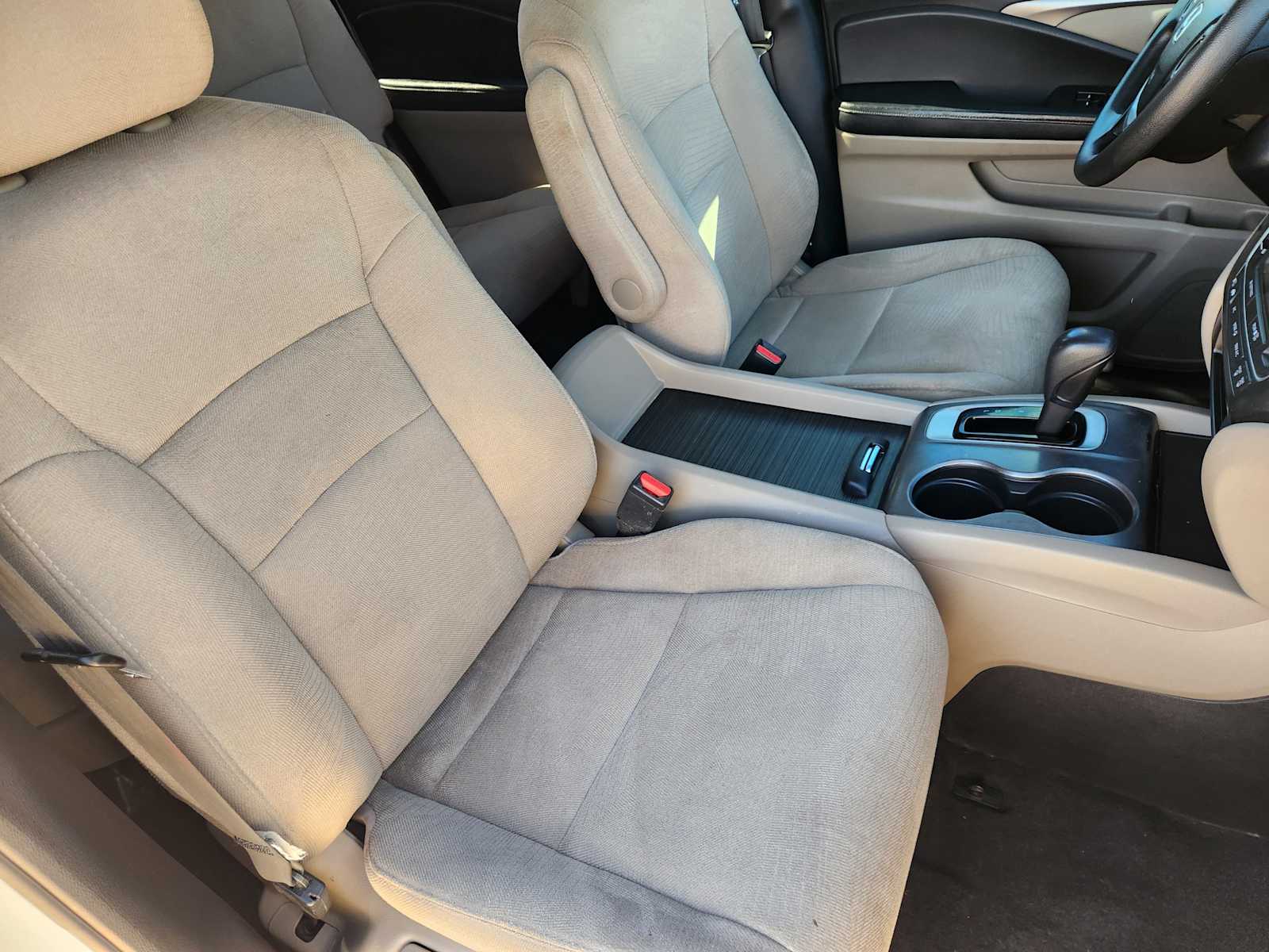 Thumbnail: 2017 Honda Pilot - 15