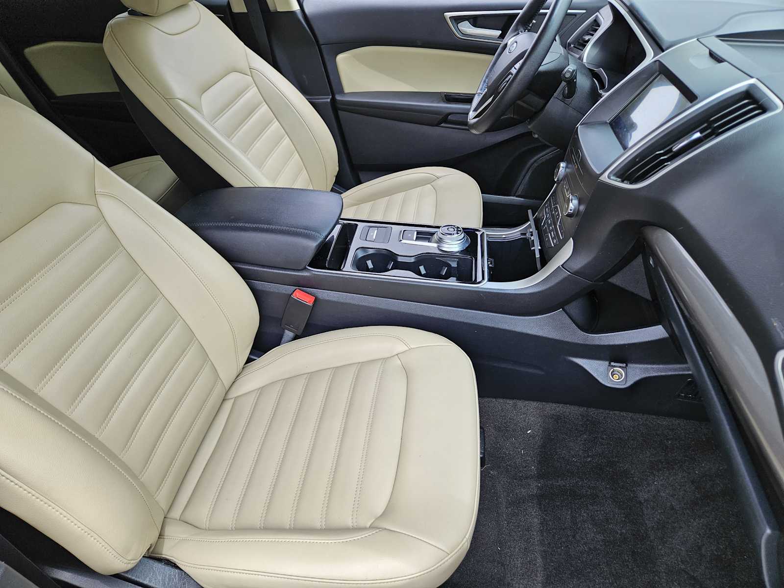 2020 Ford Edge SEL 15