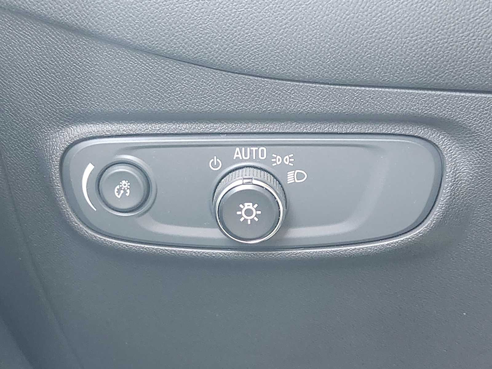 Thumbnail: 2022 Chevrolet Equinox - 27