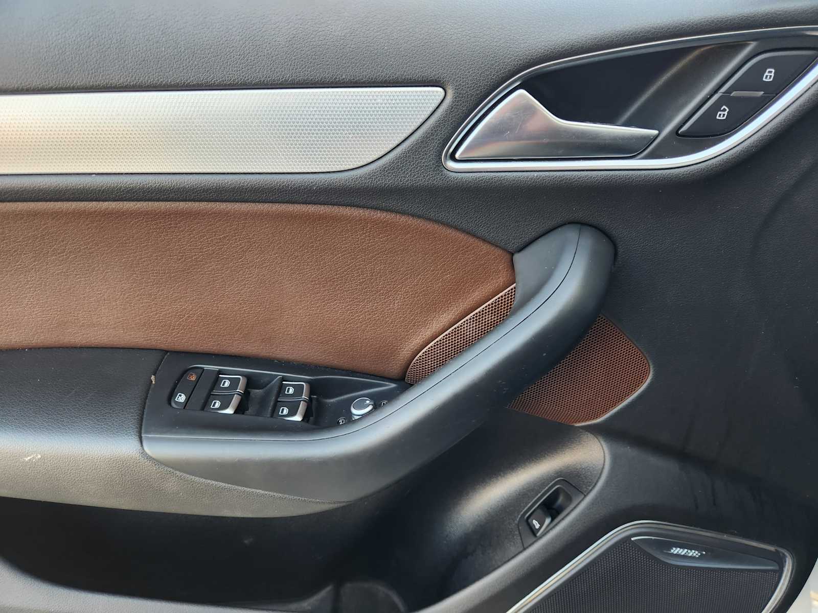 Thumbnail: 2015 Audi Q3 - 28