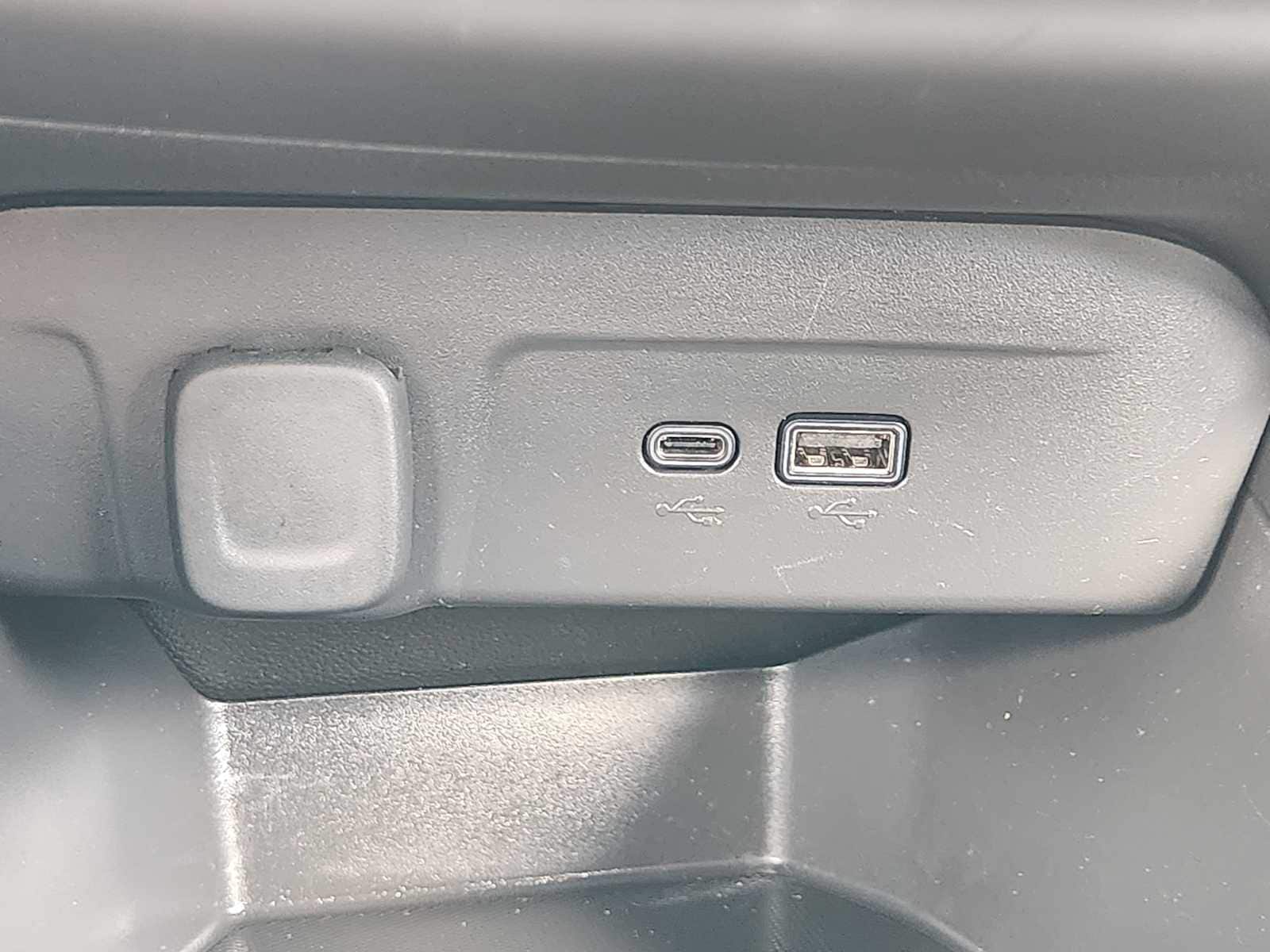 Thumbnail: 2024 Chevrolet Trax - 28