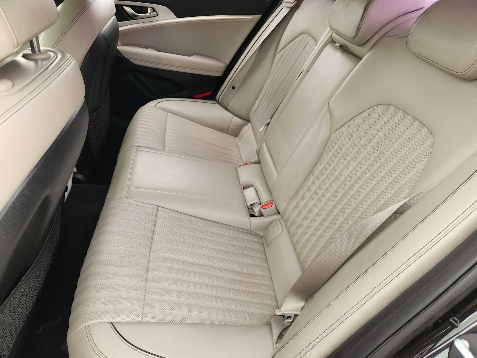 Thumbnail: 2019 Genesis G70 - 13