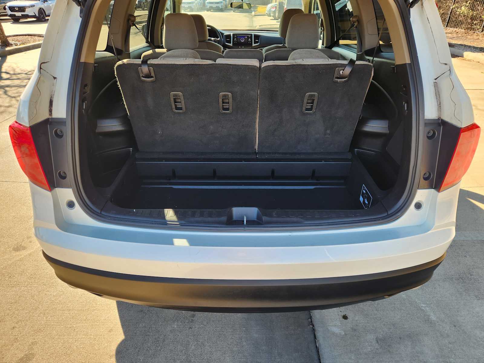 Thumbnail: 2017 Honda Pilot - 20