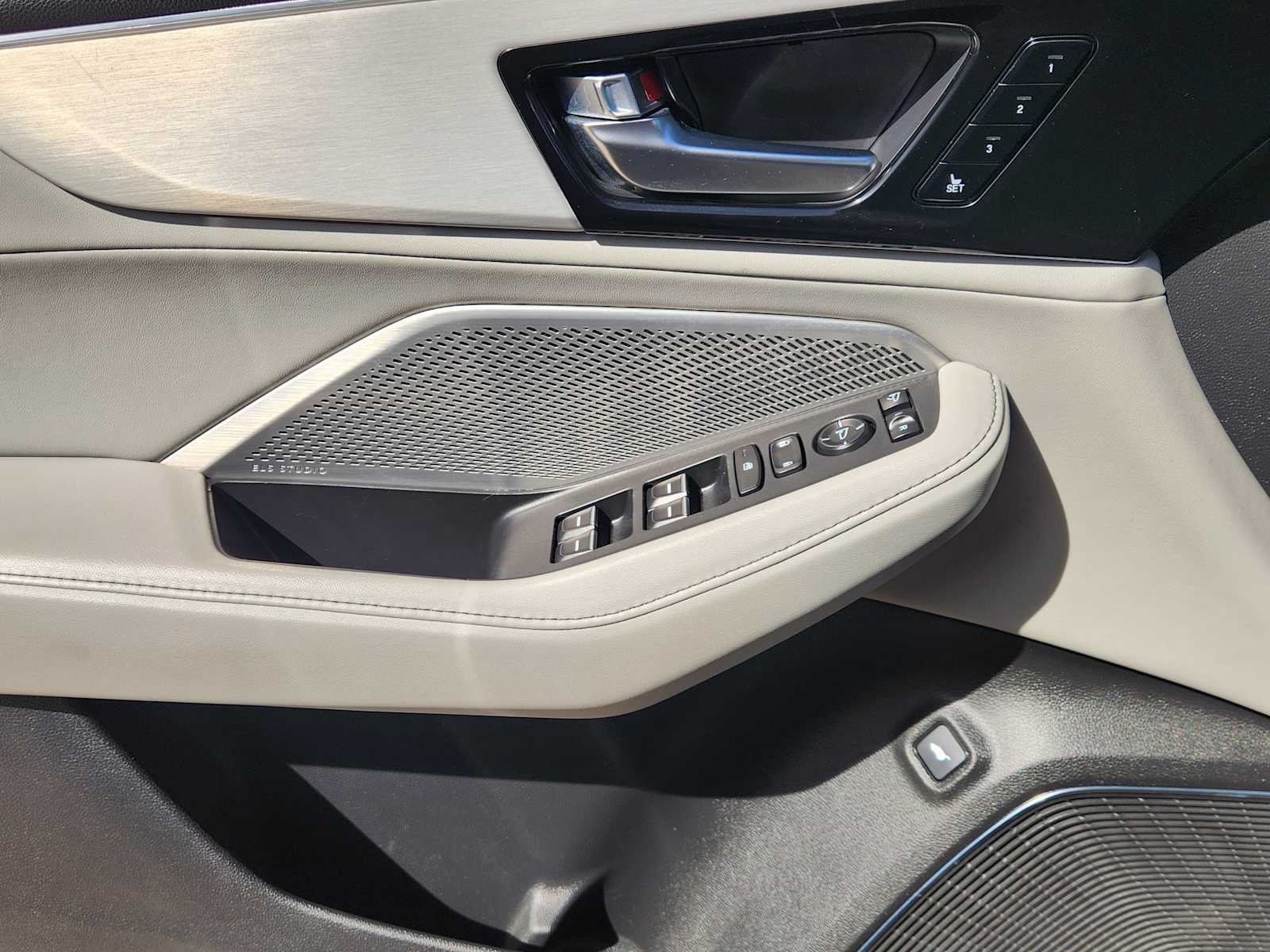 Thumbnail: 2022 Acura MDX - 30