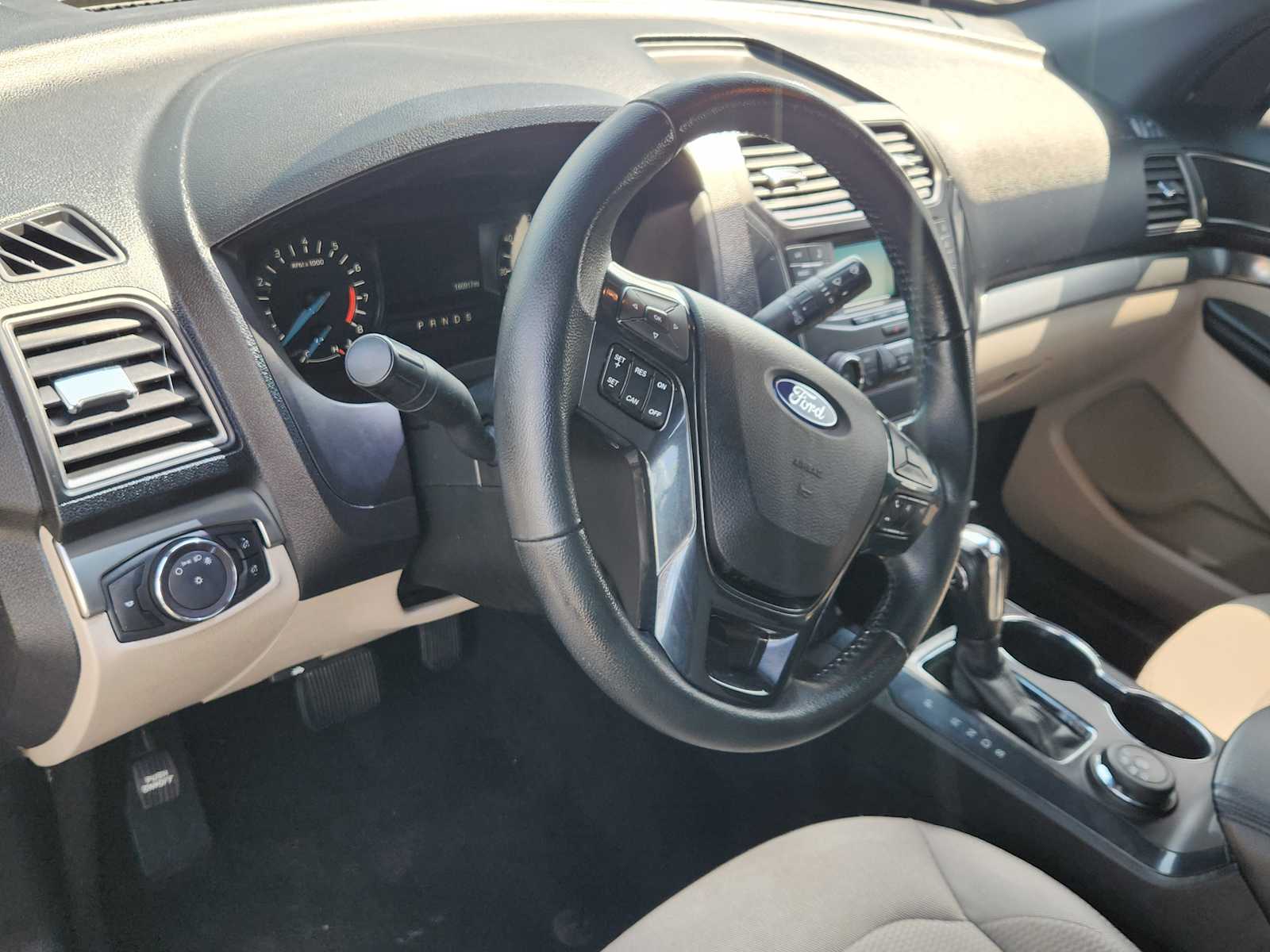 Thumbnail: 2018 Ford Explorer - 8