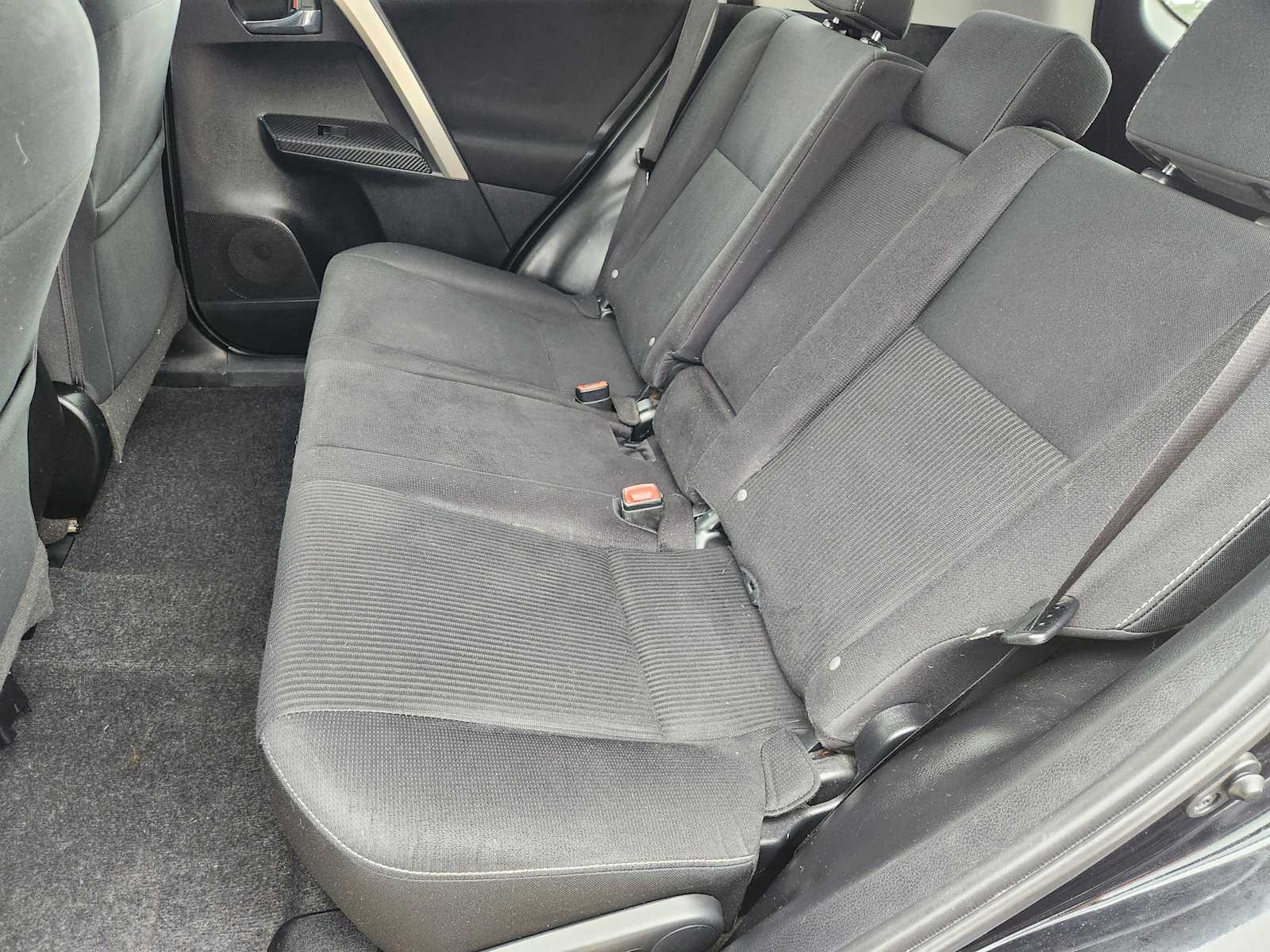 Thumbnail: 2015 Toyota RAV4 - 12