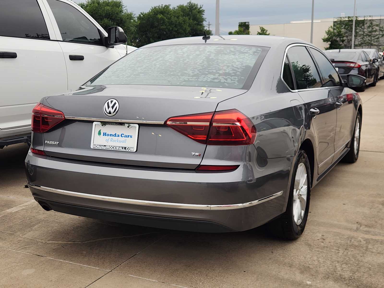 Thumbnail: 2017 Volkswagen Passat - 4