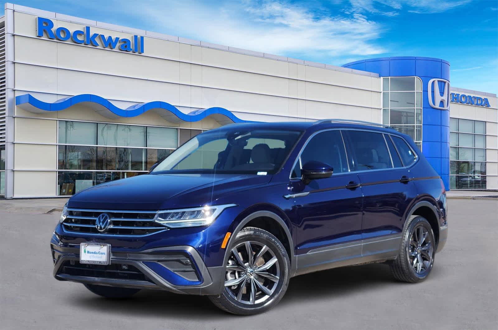 Thumbnail: 2023 Volkswagen Tiguan - 1