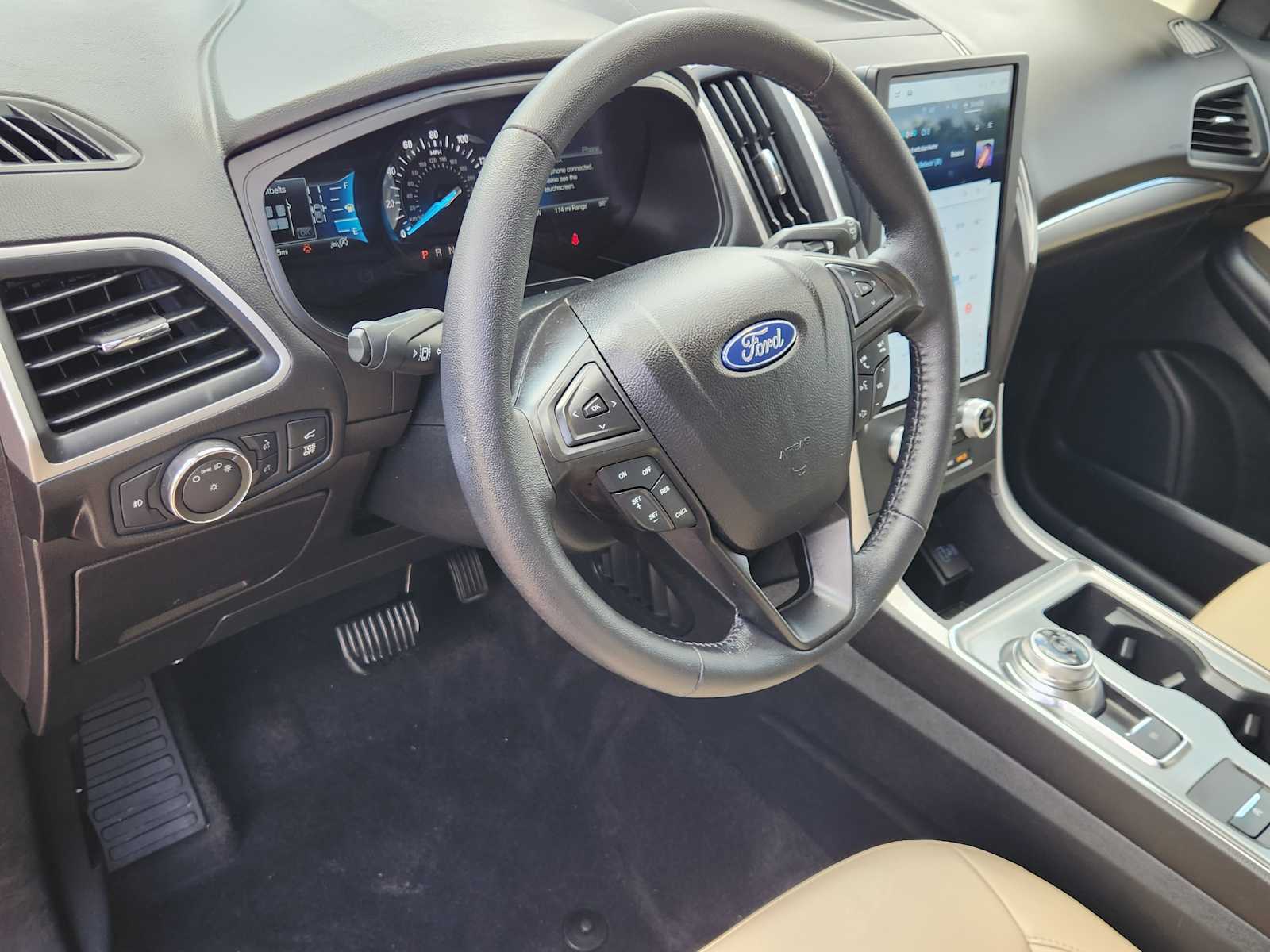 Thumbnail: 2022 Ford Edge - 2