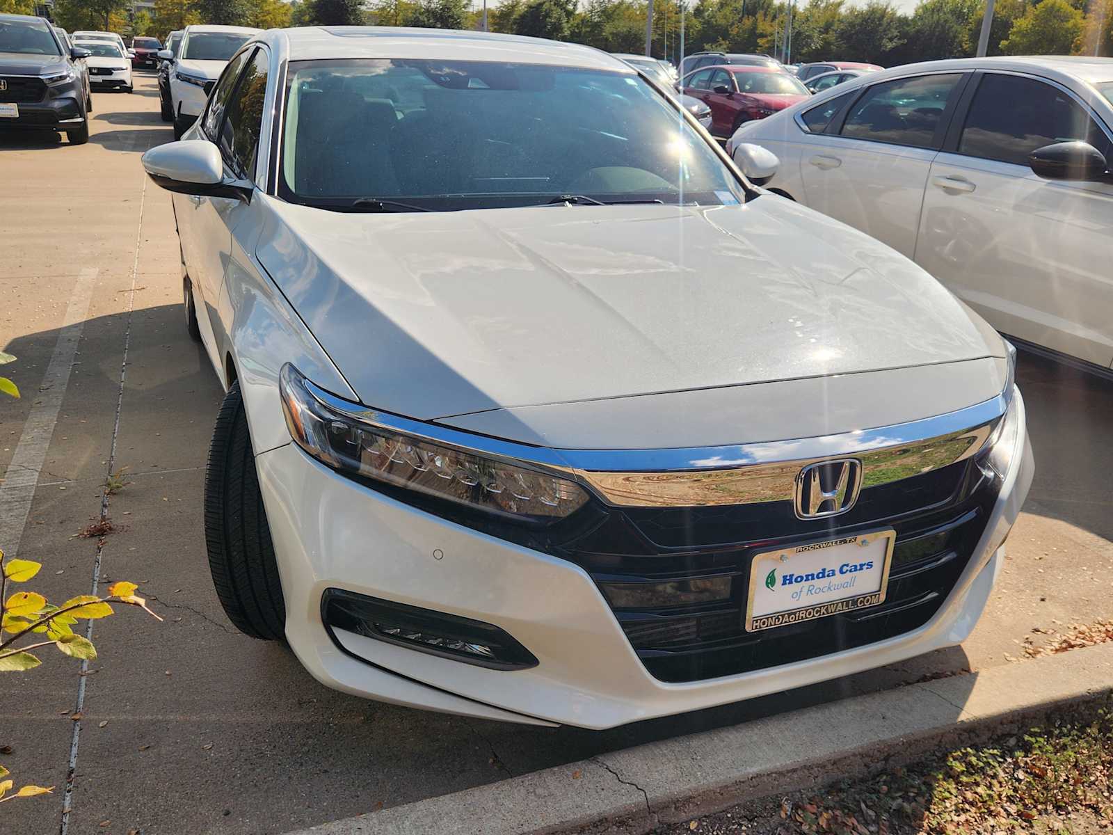 2022 Honda Accord Touring 2.0T photo 2